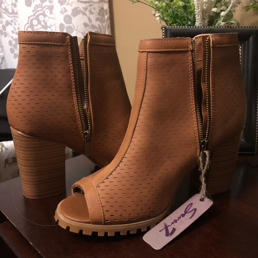 Open toe Booties